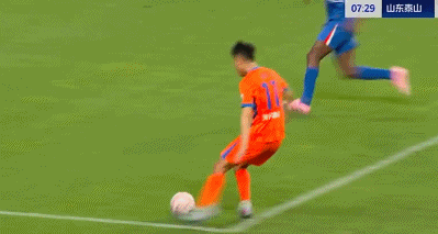 一时间举手, 皮球, 麦麦提江判 一时间举手, 皮球, 麦麦提江判