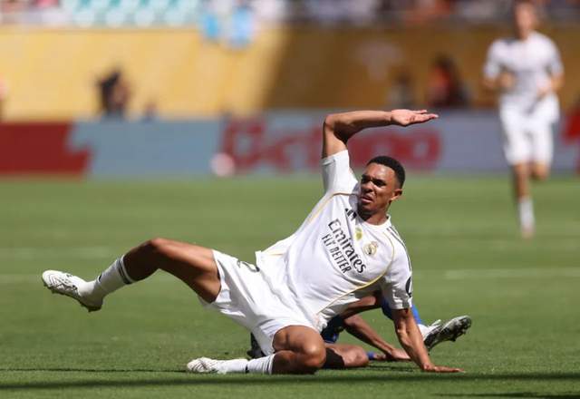 巴萨前, 领衔, 皇马全部输 巴萨前, 领衔, 皇马全部输