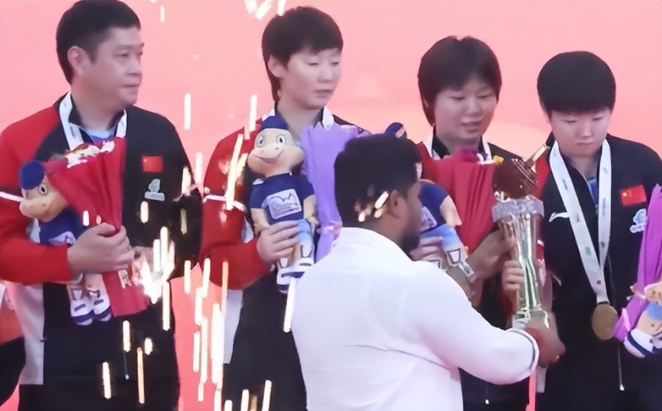 一直都面带 一直都面带